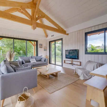 La Tchanquee Du Bassin Holiday home *